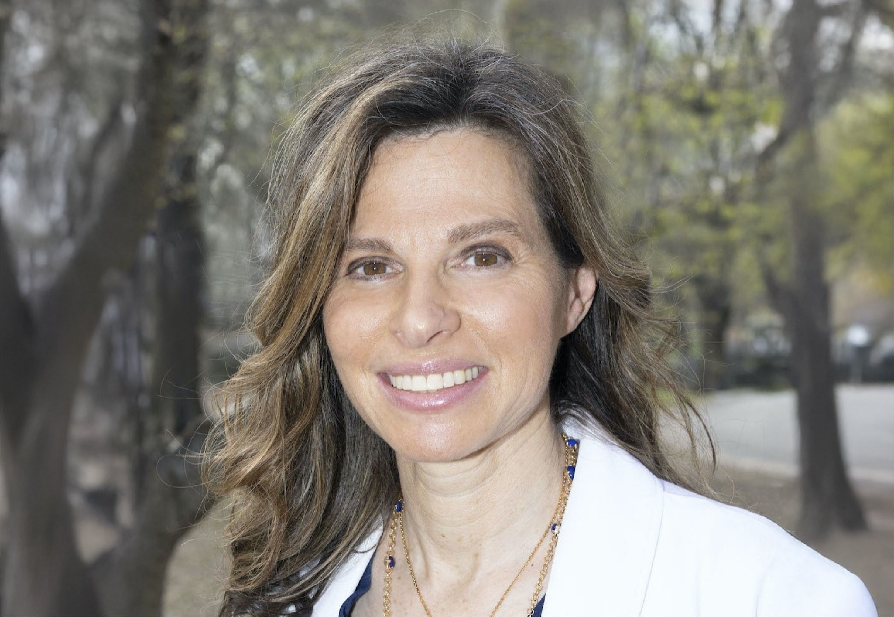 Most people think lip balm = hydration. Dermatologists don’t. Dr. Diane Madfes explains the “lip balm catch-22”